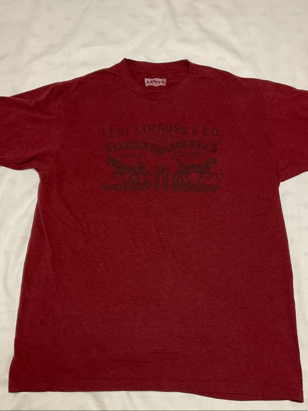 Levi's Men's Deep Red Graphic Crew Tee